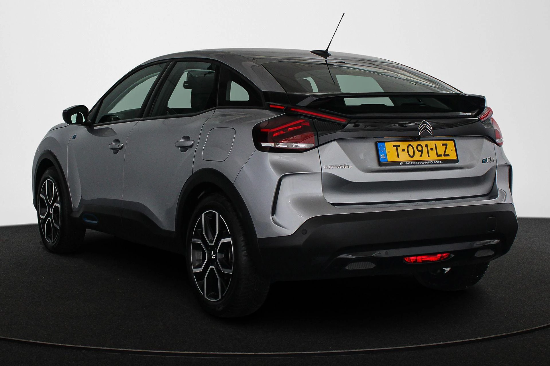 Hoofdafbeelding Citroën ë-C4