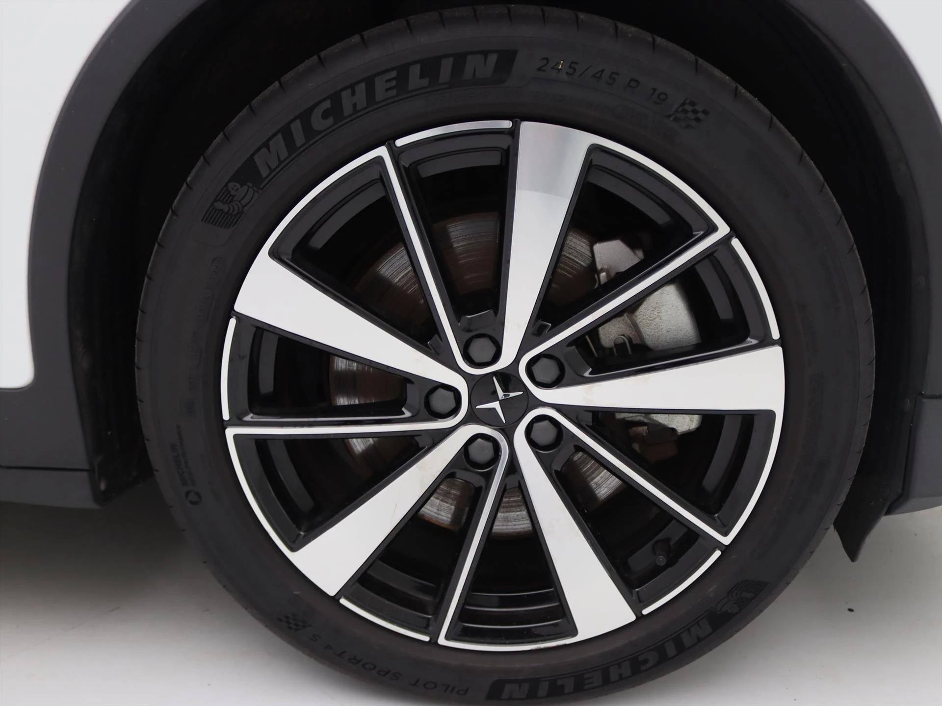 Hoofdafbeelding Polestar 2