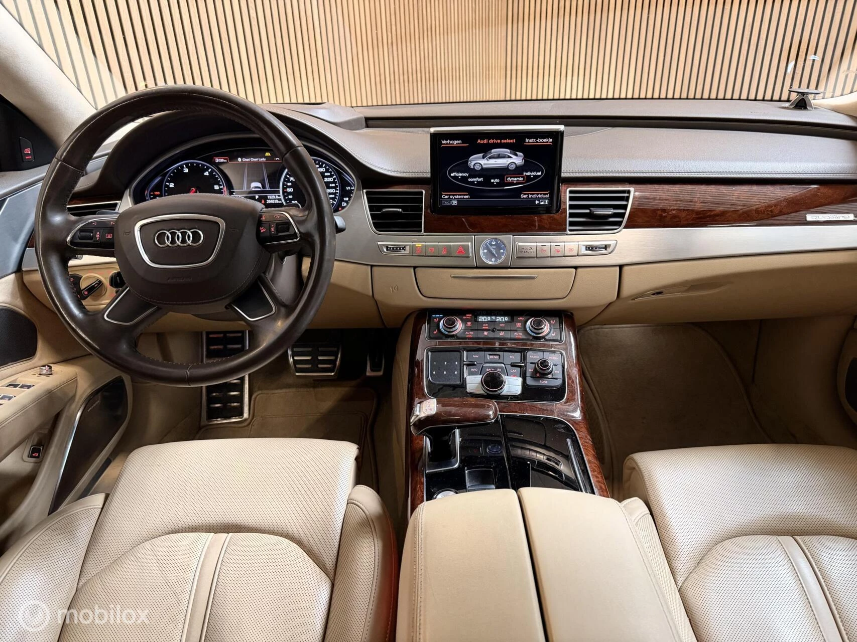 Hoofdafbeelding Audi A8