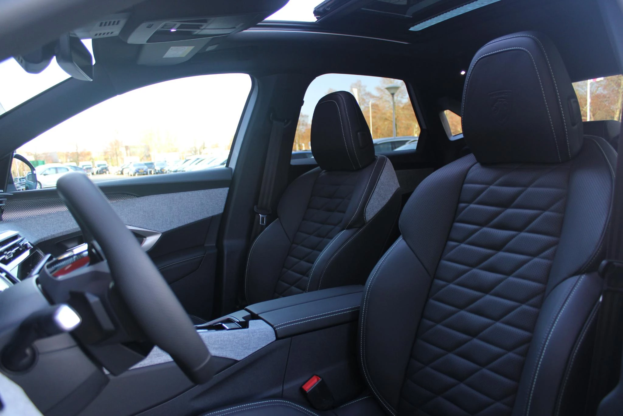 Hoofdafbeelding Peugeot e-3008