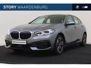 BMW 1 Serie 118i Sport Line Automaat / Sportstoelen / Achteruitrijcamera / LED / Cruise Control / Live Cockpit Professional