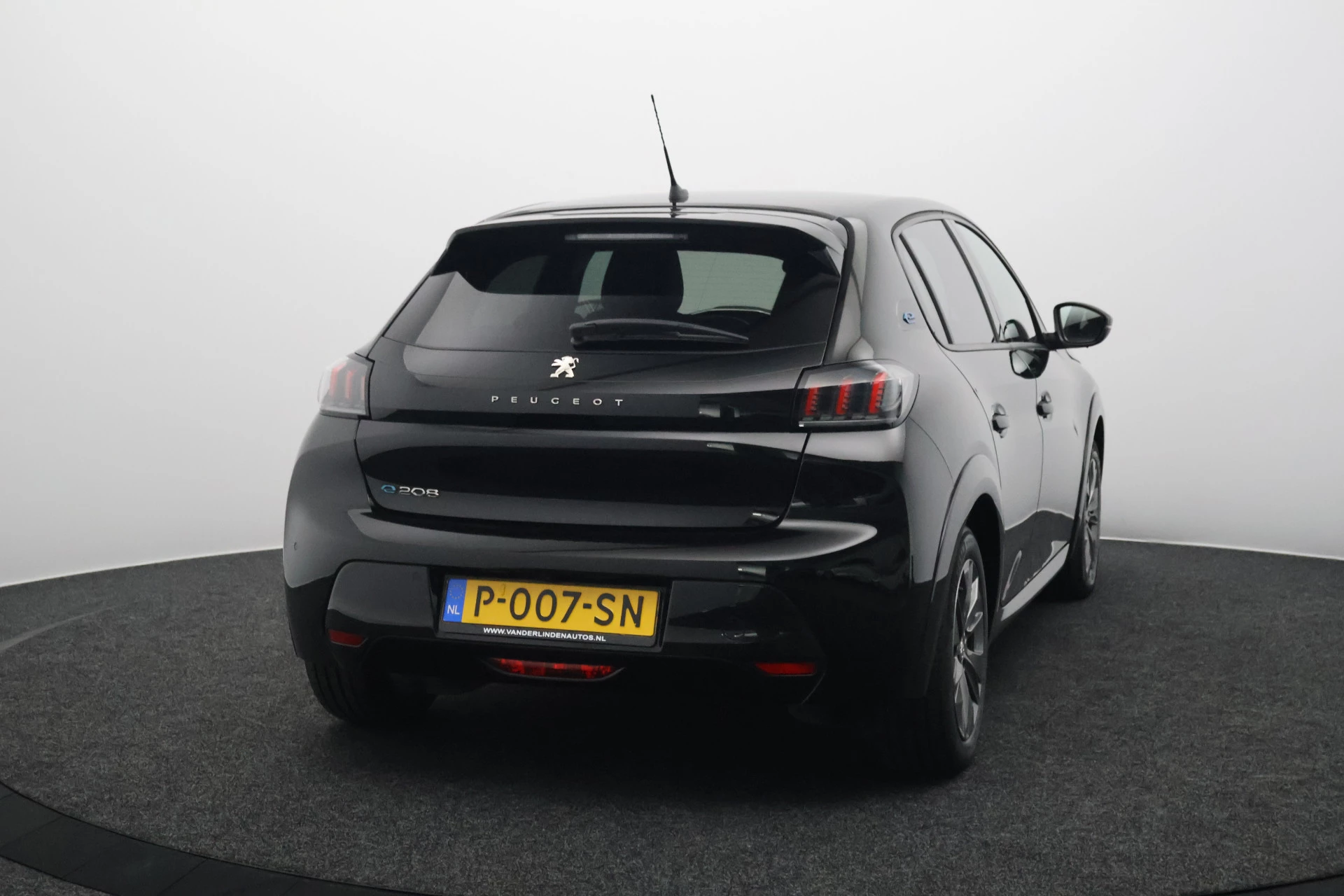 Hoofdafbeelding Peugeot e-208