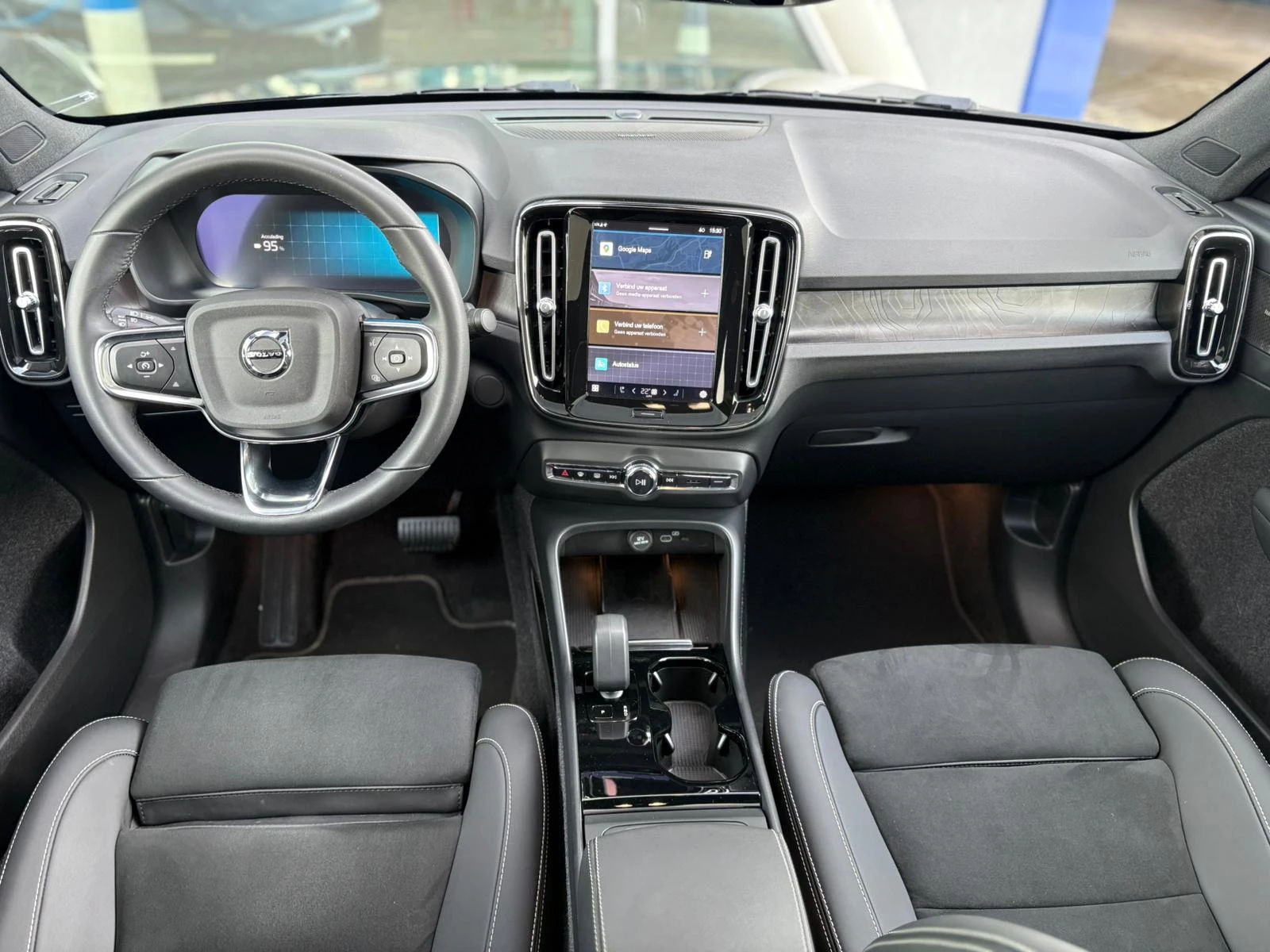 Hoofdafbeelding Volvo C40