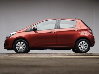 Toyota Yaris 1.0 VVT-i Aspiration Sport (CAMERA,CRUISE,ELEKTRISCH PAKKET,BLUETOOTH,SPORTSTOELEN,NETTE STAAT)