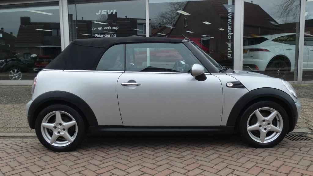 Hoofdafbeelding MINI Cabrio