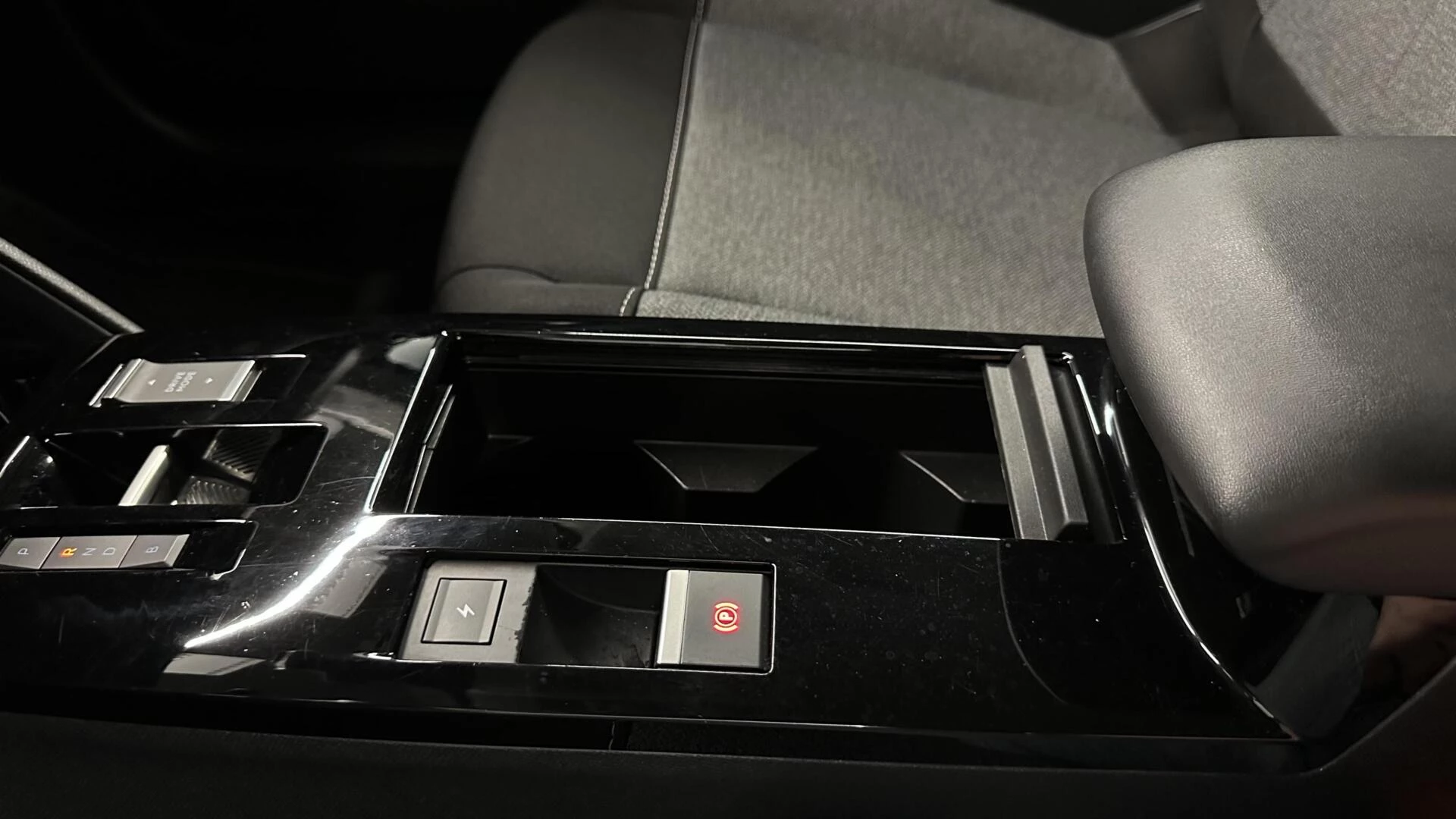 Hoofdafbeelding Citroën ë-C4 X