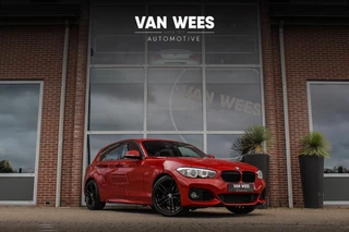 Hoofdafbeelding BMW 1 Serie BMW 1-serie 118i Edition M Sport Shadow High Executive LCI 2 | M-pakket | Shadow-line | Facelift | 18 inch | LED | Stoelverwarming | PDC | Navi