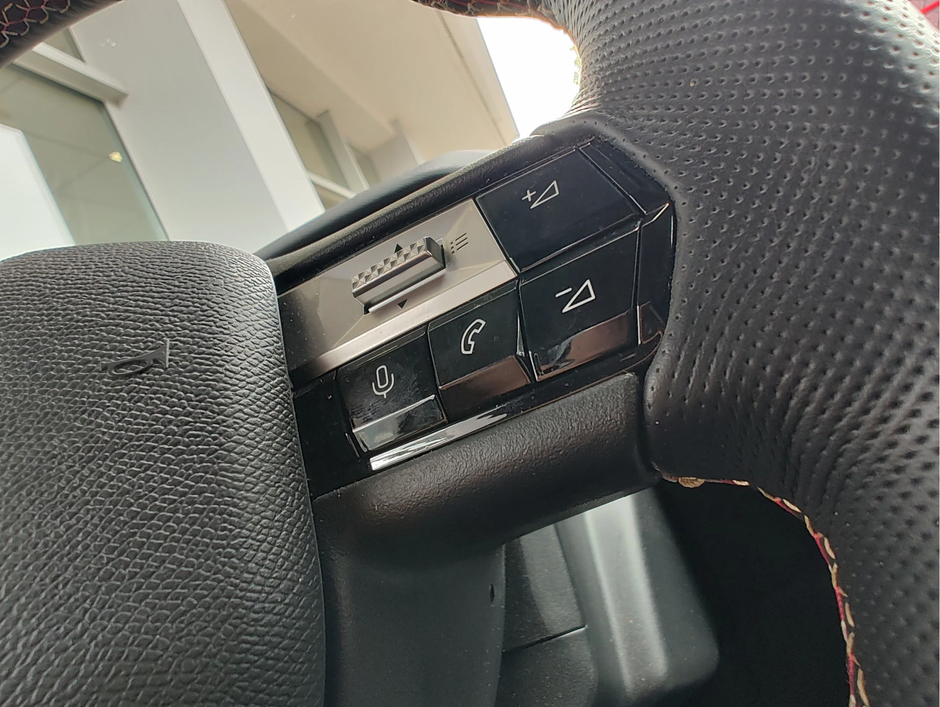 Hoofdafbeelding DS DS 3