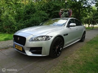 Hoofdafbeelding Jaguar XF Jaguar XF 2.0 R-Sport, 20", Pano, Meridian, Stuurwiel verwar