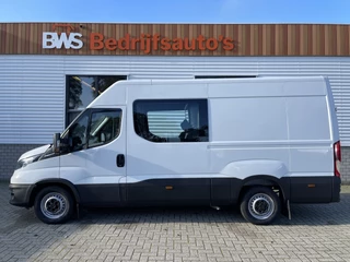 Hoofdafbeelding Iveco Daily Iveco Daily 35S16V 2.3 automaat L2H2 dubbel cabine DC 7 persoons ! / vaste prijs rijklaar € 30.950 ex btw / lease vanaf € 554 / climate control / 270 graden deuren / mag 3500 kg trekken !