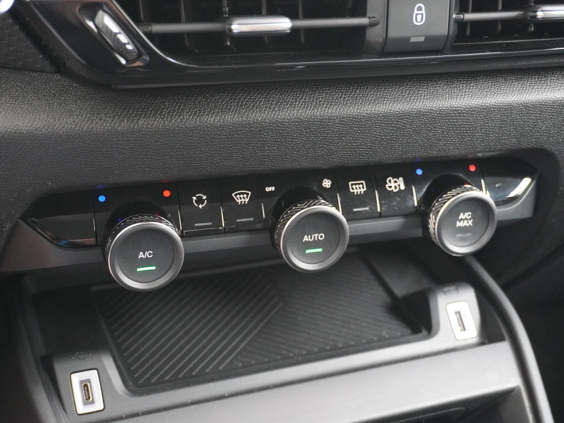 Hoofdafbeelding Citroën ë-C4