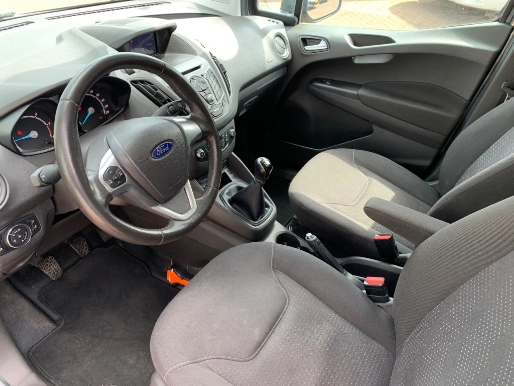 Hoofdafbeelding Ford Transit Courier