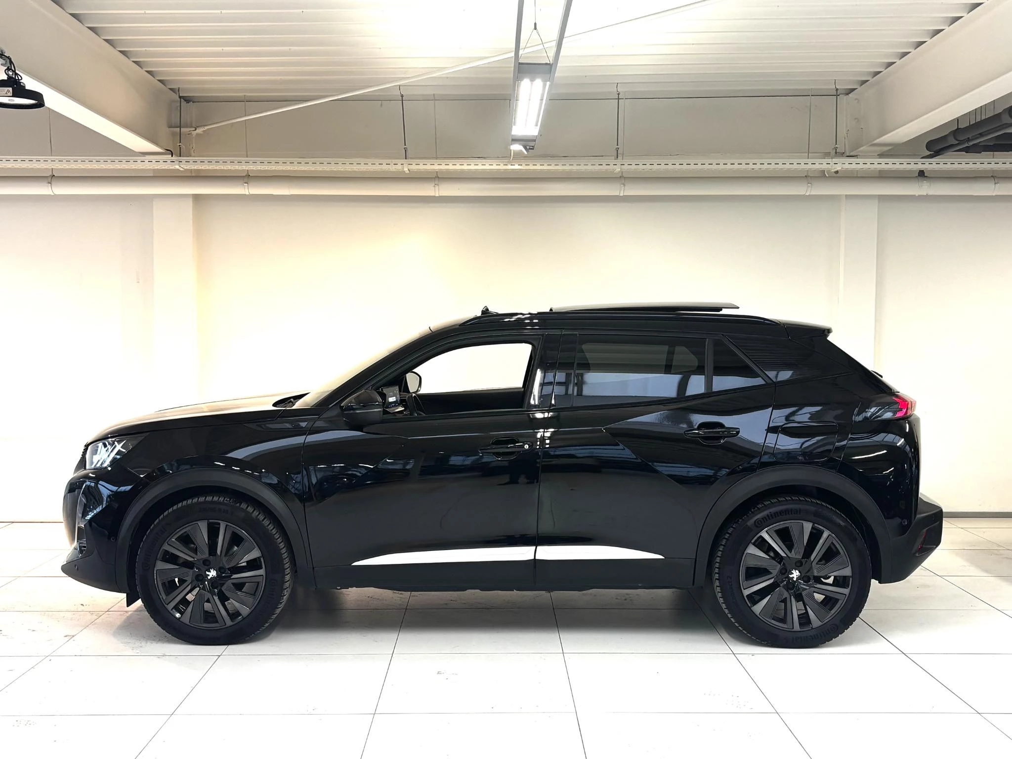 Hoofdafbeelding Peugeot e-2008