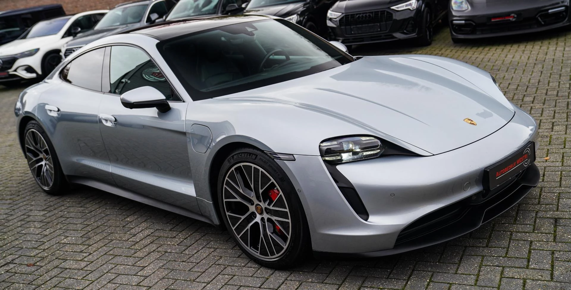 Hoofdafbeelding Porsche Taycan