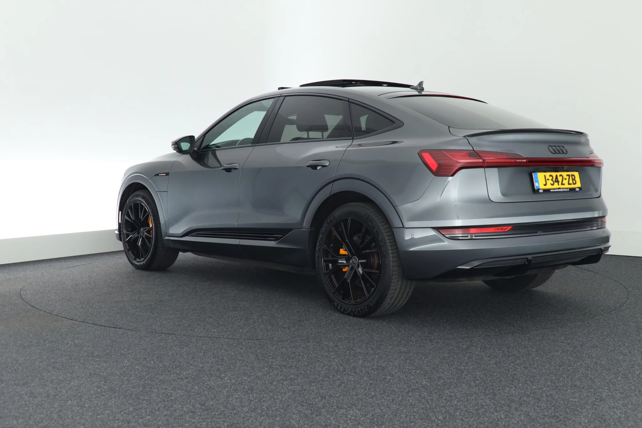 Hoofdafbeelding Audi e-tron