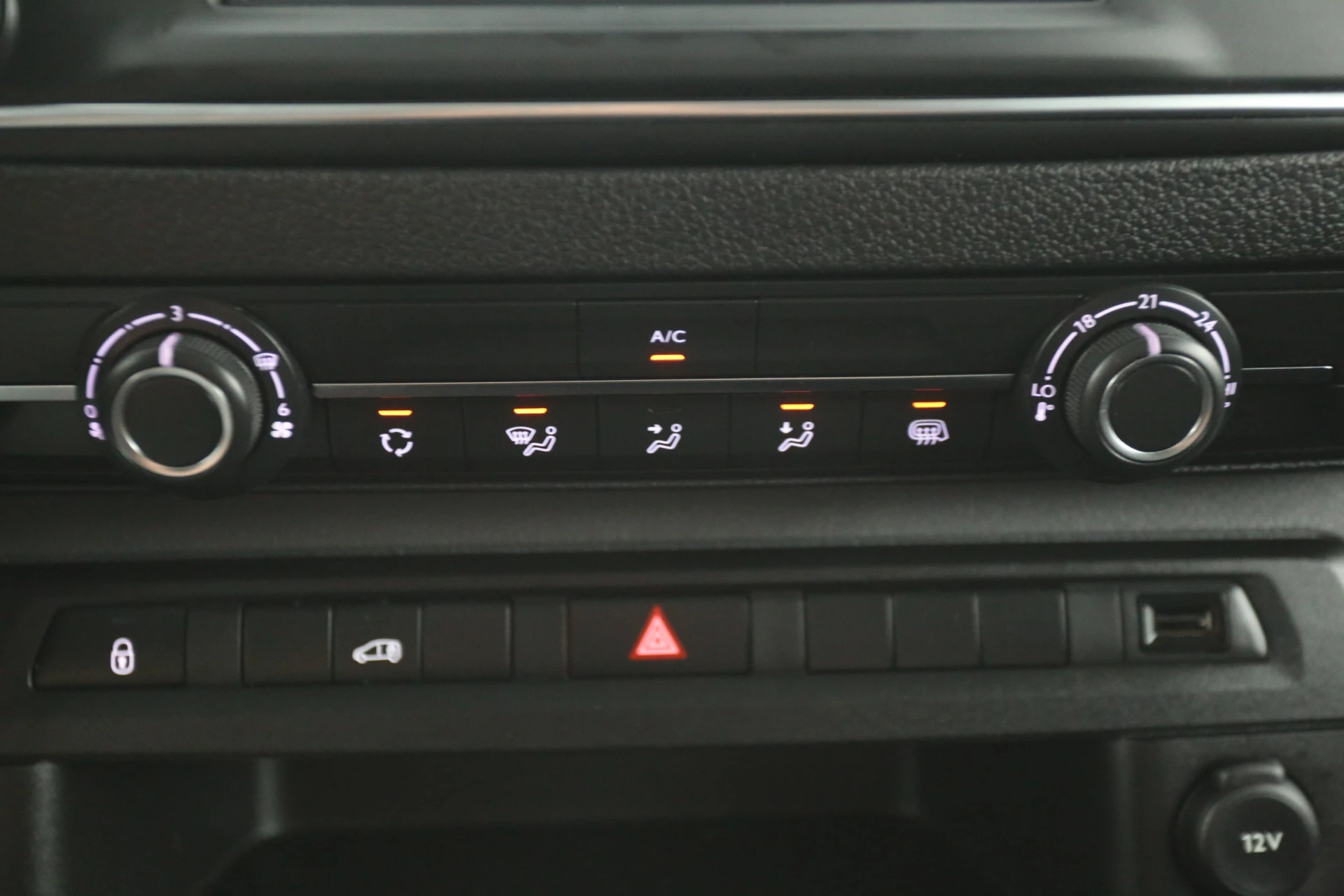 Hoofdafbeelding Peugeot e-Expert