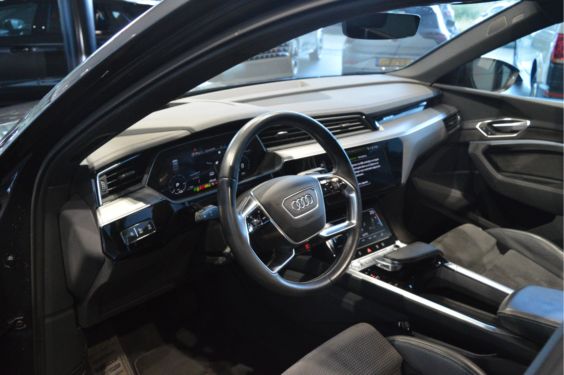 Hoofdafbeelding Audi e-tron