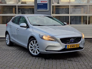 Hoofdafbeelding Volvo V40 Volvo V40 1.6 T4 Momentum 180PK|Automaat|Navi|Clima|PDC|