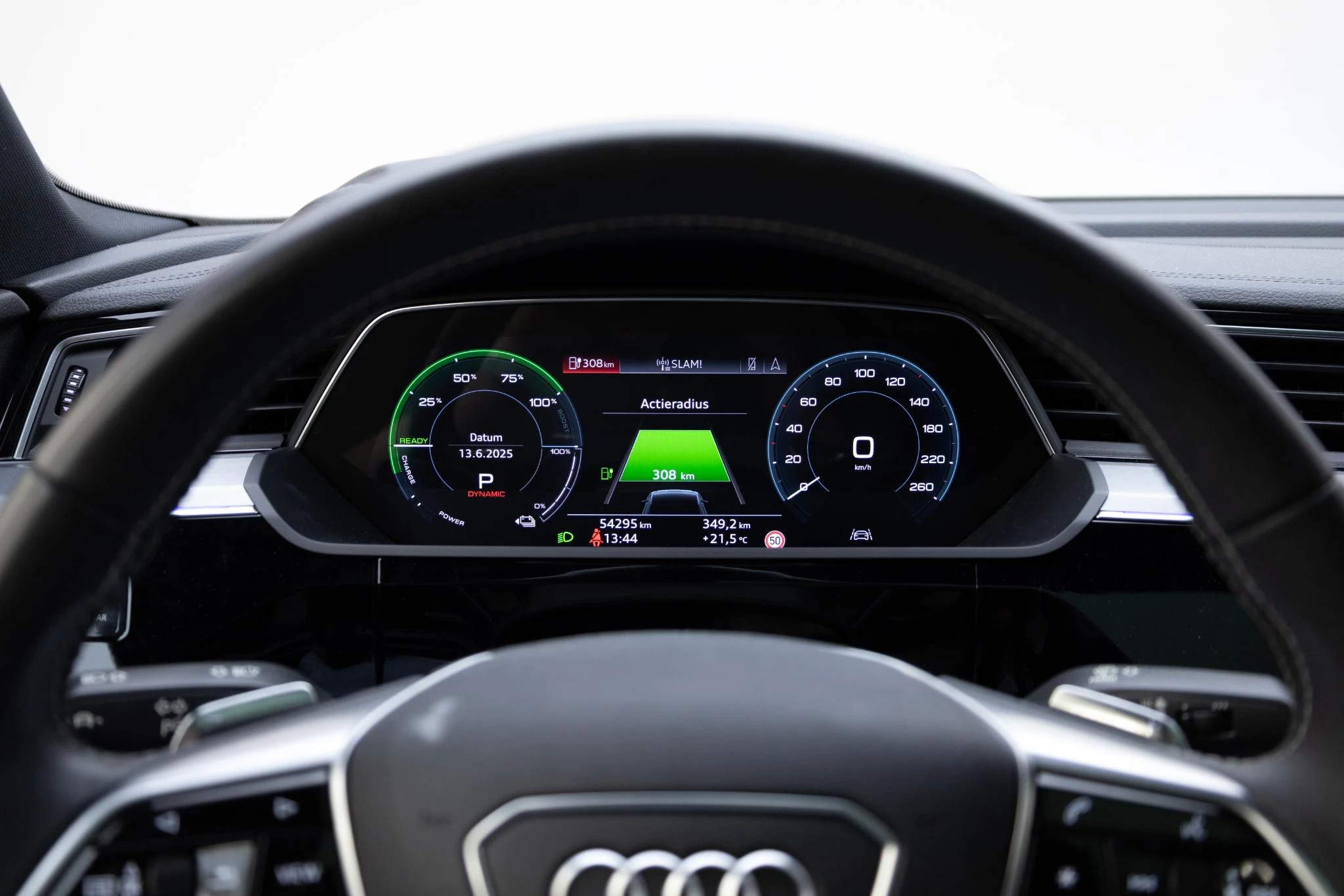 Hoofdafbeelding Audi e-tron