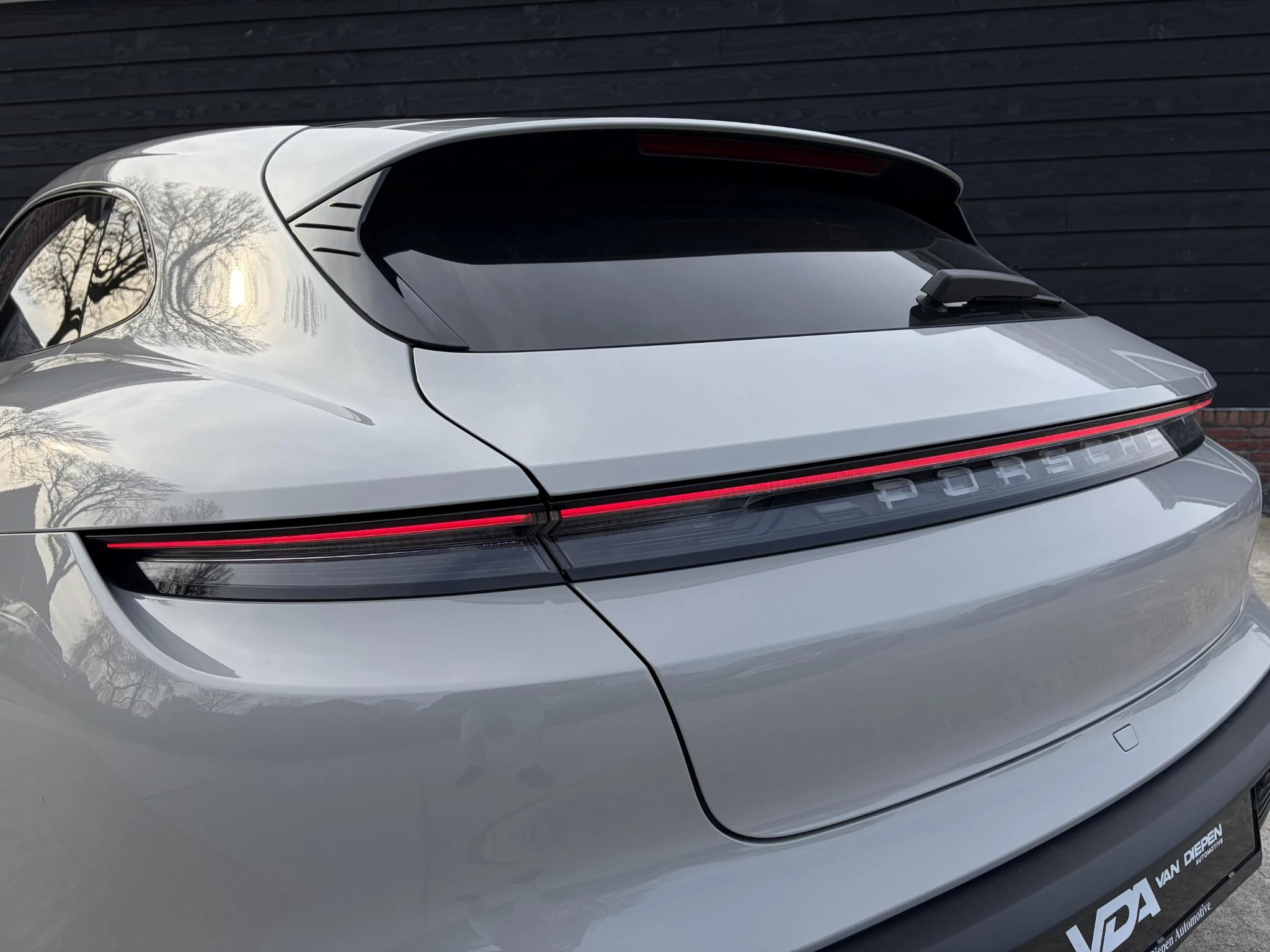 Hoofdafbeelding Porsche Taycan