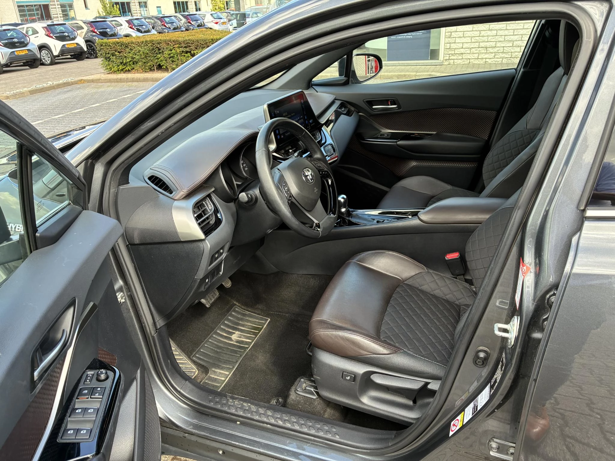 Hoofdafbeelding Toyota C-HR