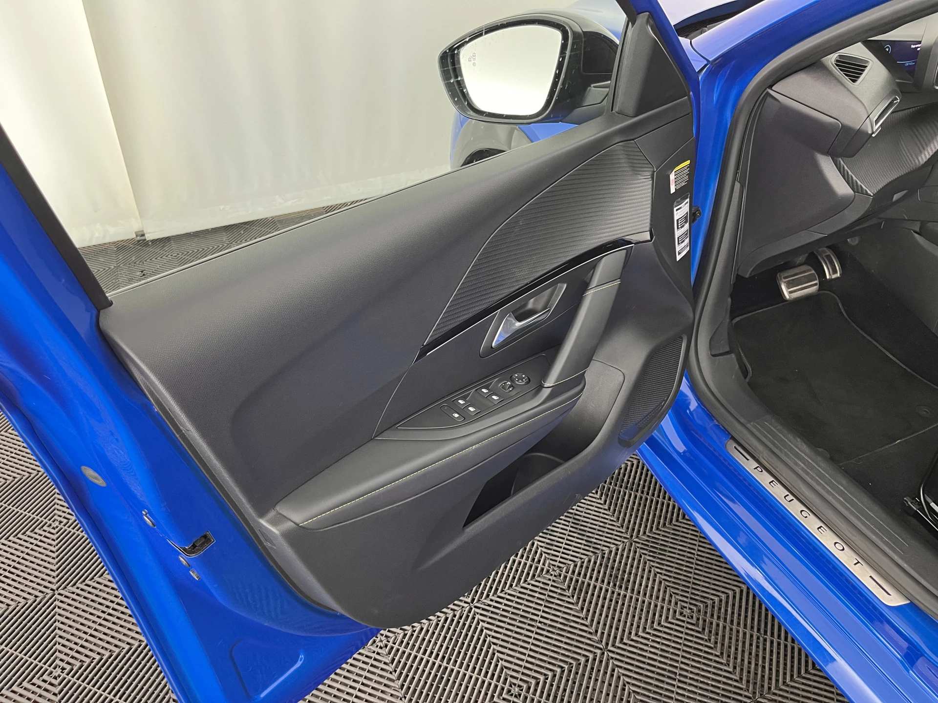 Hoofdafbeelding Peugeot e-208