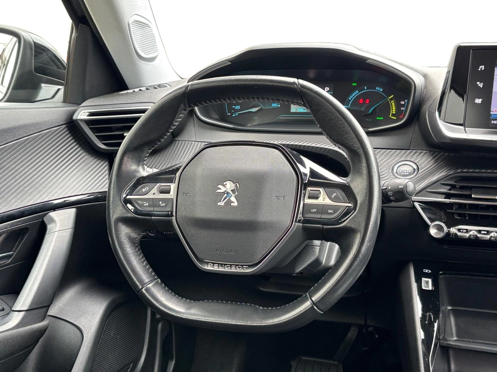 Hoofdafbeelding Peugeot e-2008