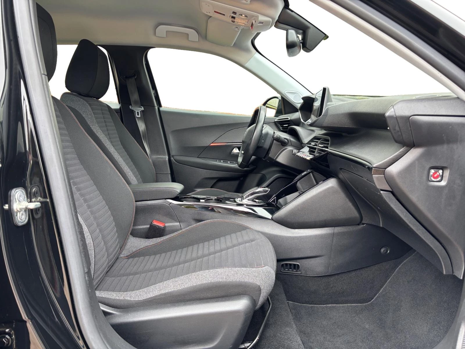 Hoofdafbeelding Peugeot e-2008