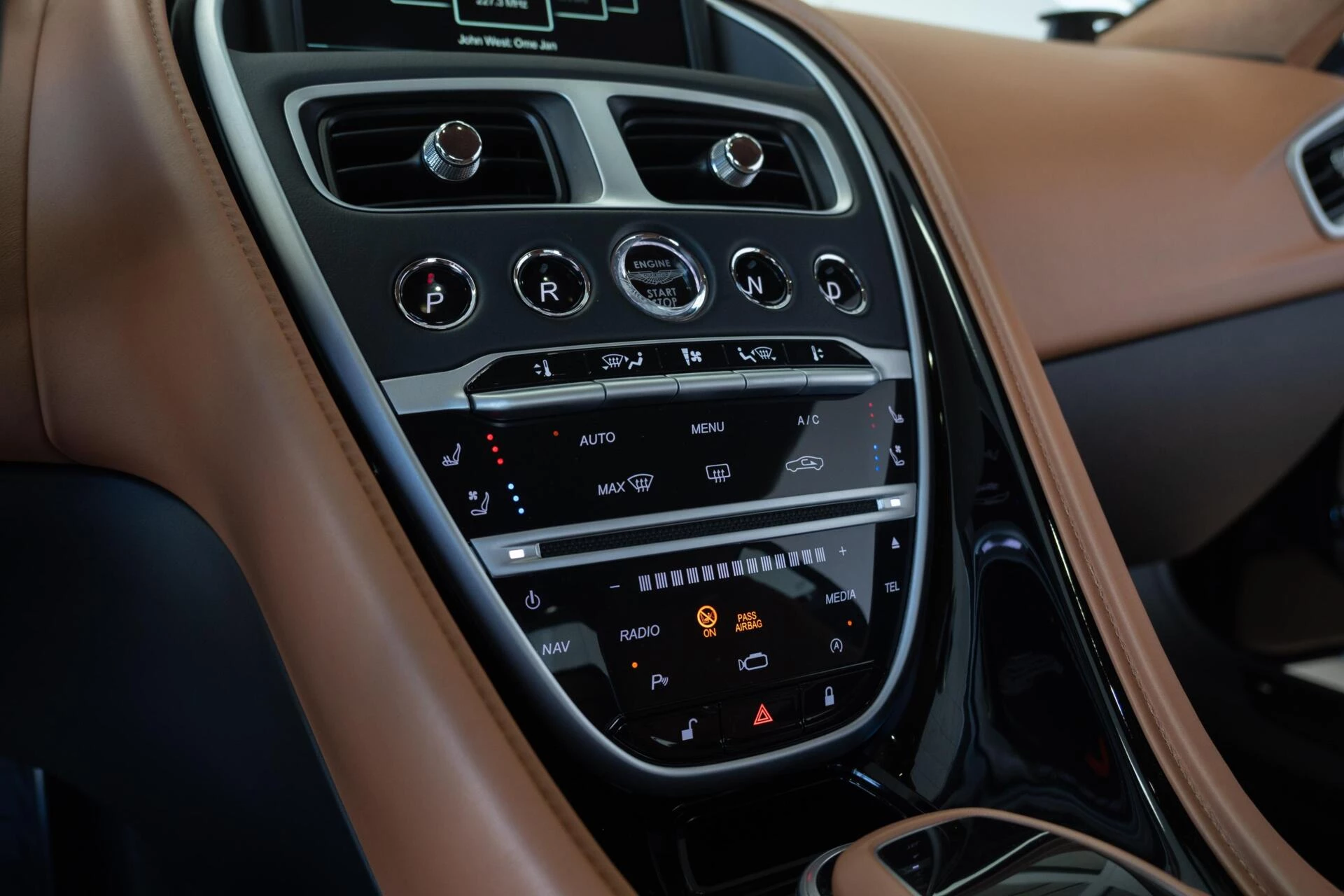 Hoofdafbeelding Aston Martin DB11