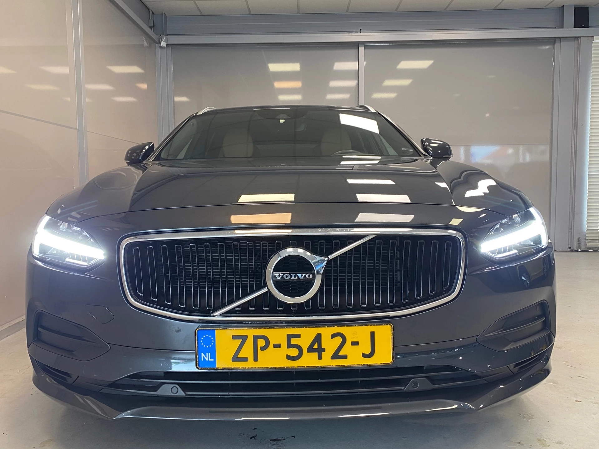 Hoofdafbeelding Volvo V90