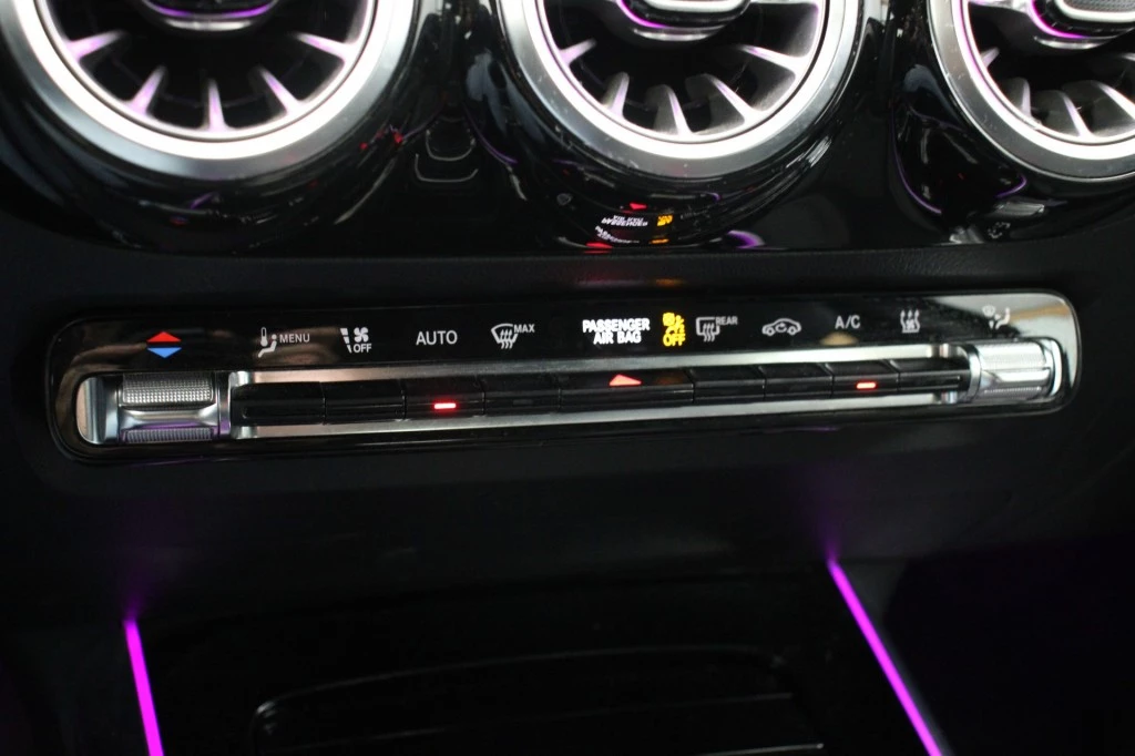 Hoofdafbeelding Mercedes-Benz EQA