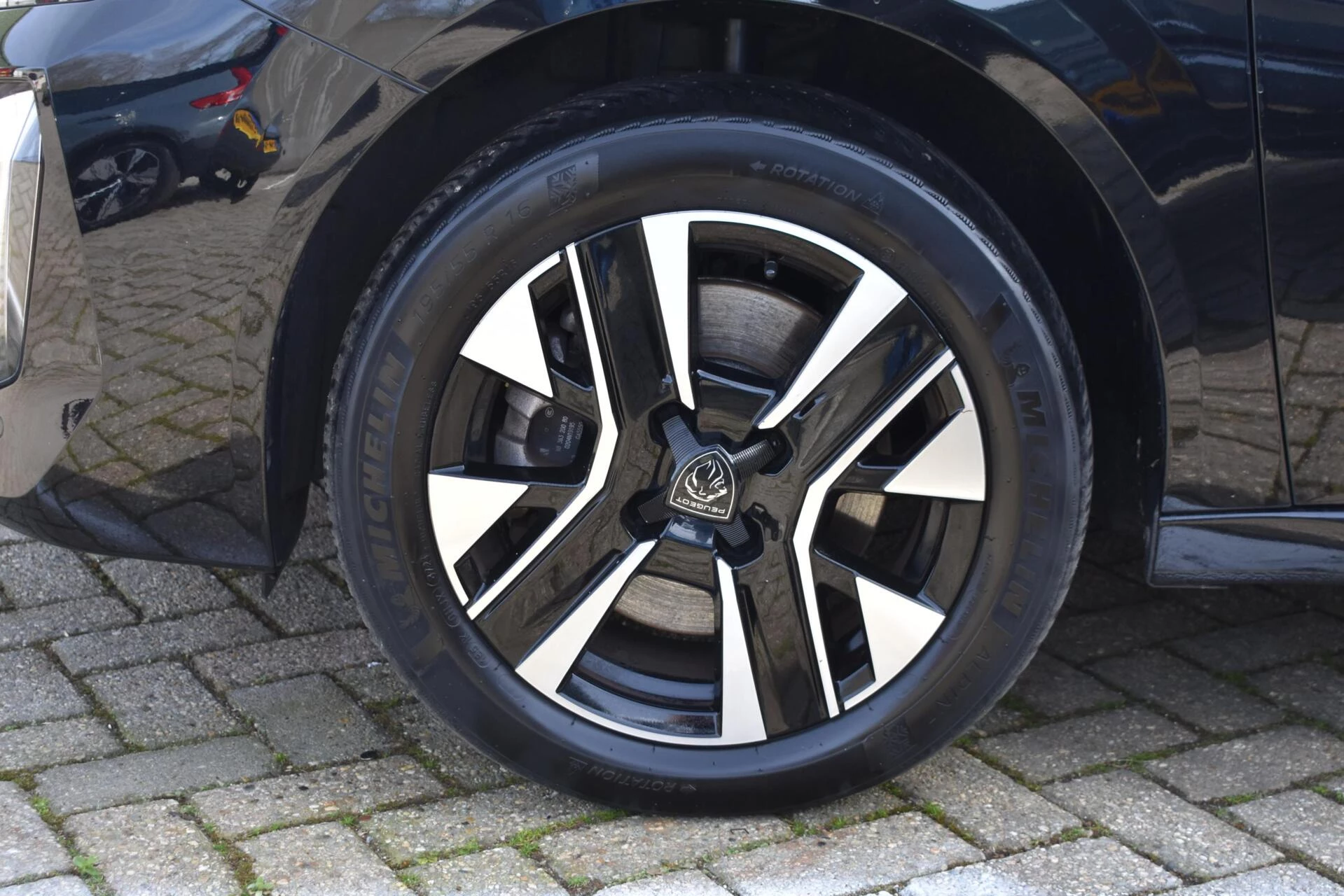 Hoofdafbeelding Peugeot e-208