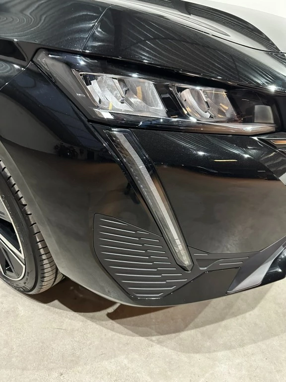 Hoofdafbeelding Peugeot e-308