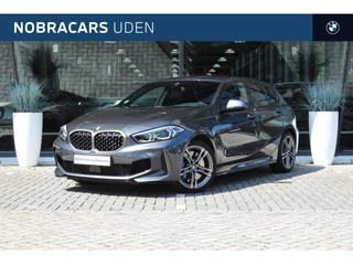 BMW 1 Serie M135i xDrive High Executive Automaat / M Sportstoelen / LED / Adaptief onderstel / Stoelverwarming / Live Cockpit Professional