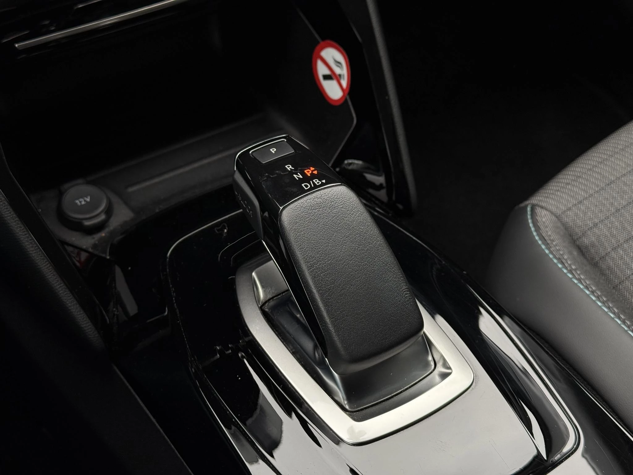 Hoofdafbeelding Peugeot e-2008