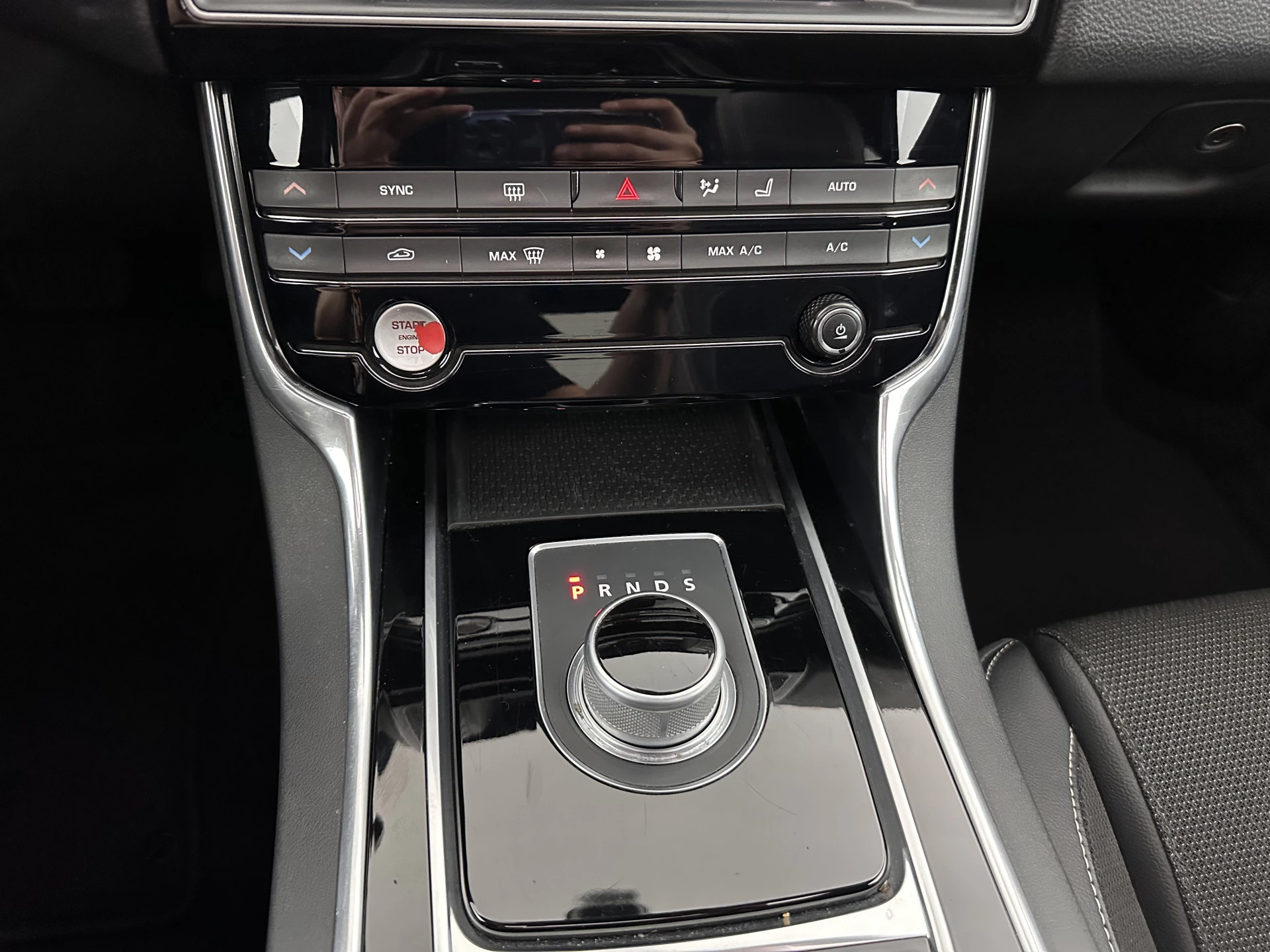 Hoofdafbeelding Jaguar XE