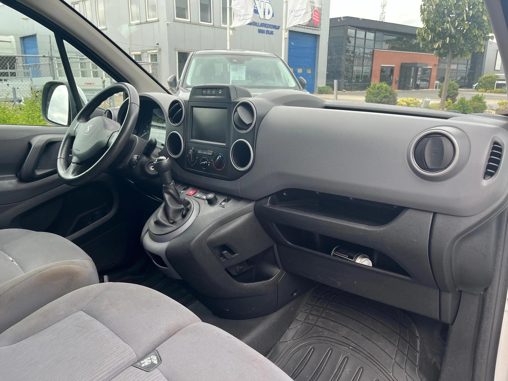 Hoofdafbeelding Peugeot Partner