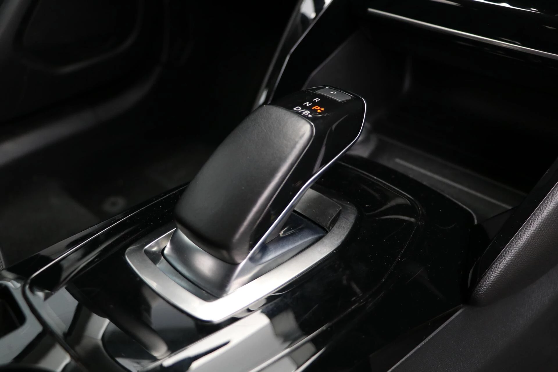 Hoofdafbeelding Peugeot e-2008