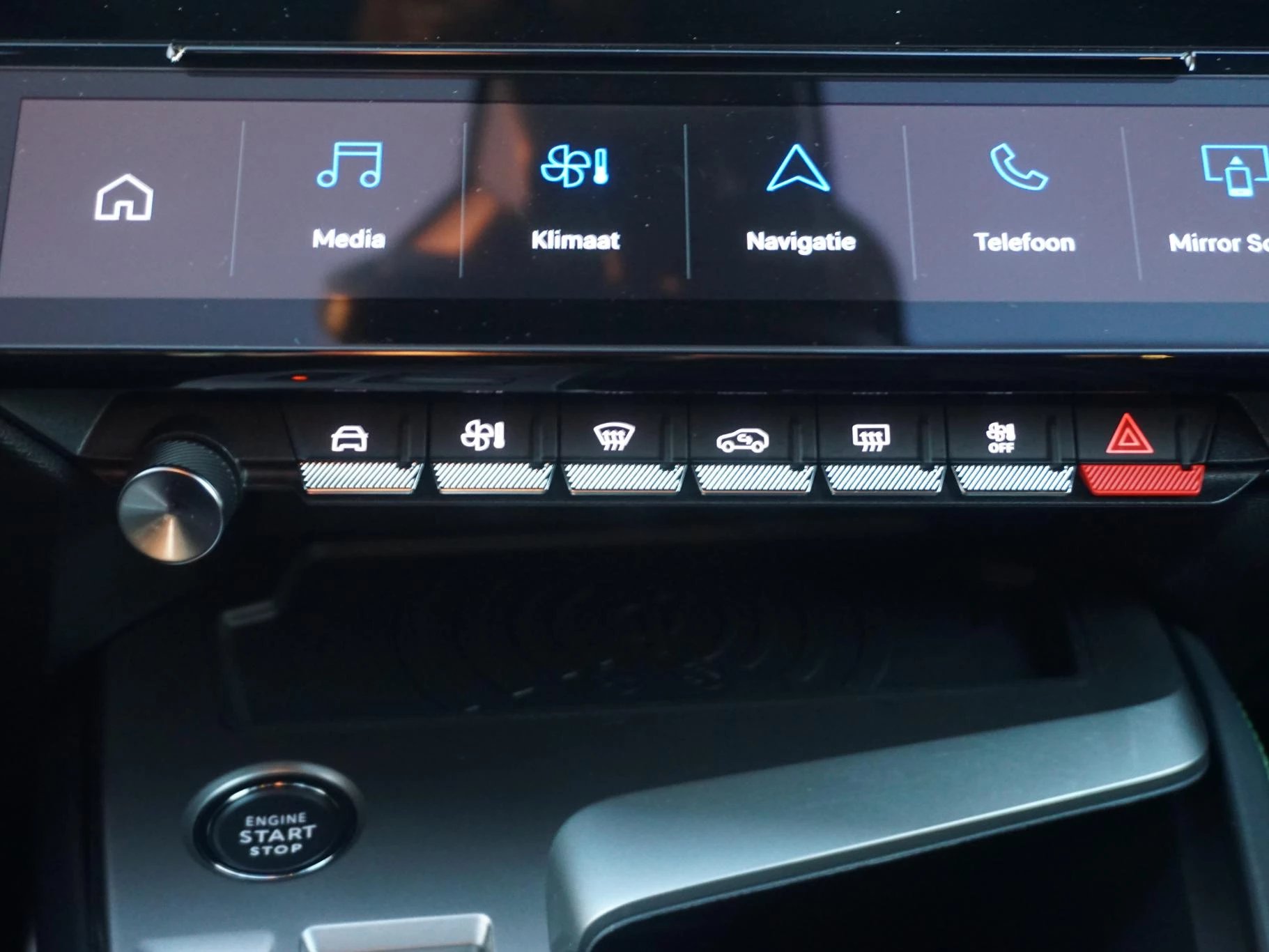 Hoofdafbeelding Peugeot e-308