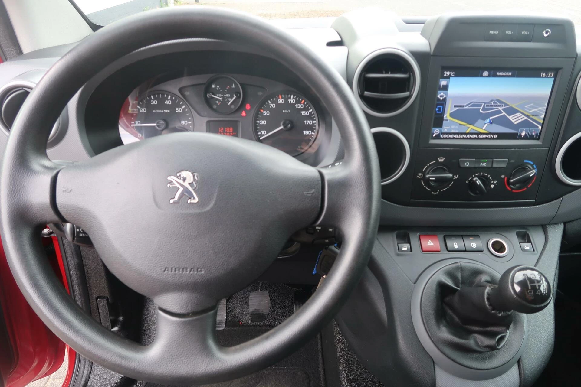 Hoofdafbeelding Peugeot Partner