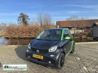 Hoofdafbeelding smart Fortwo Smart fortwo  greenflash prime 18 kWh| Pano | Leder | Camera