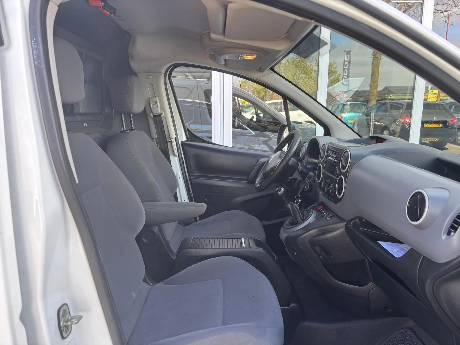 Hoofdafbeelding Peugeot Partner