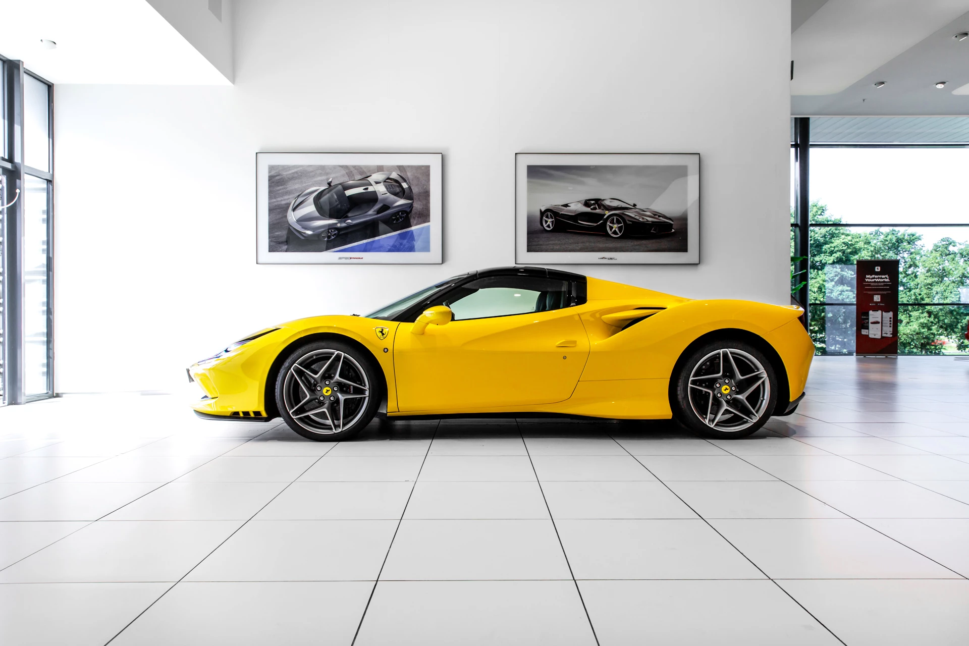 Hoofdafbeelding Ferrari F8 Spider