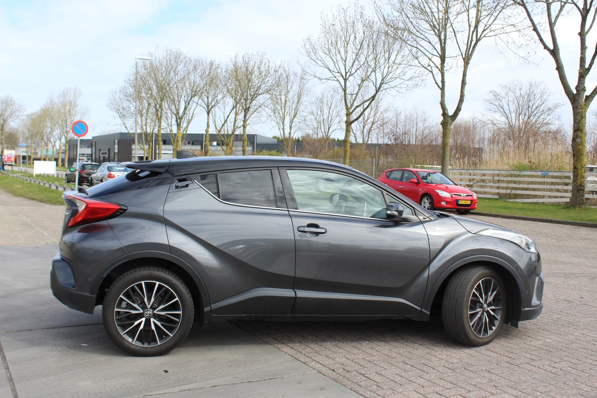 Hoofdafbeelding Toyota C-HR