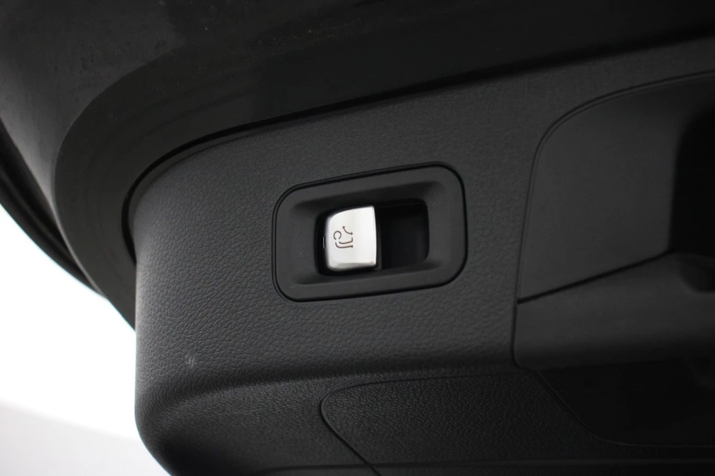 Hoofdafbeelding Mercedes-Benz EQC