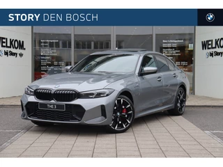 Hoofdafbeelding BMW 3 Serie BMW 3 Serie 330e M Sport Automaat / Schuif-kanteldak / Sportstoelen / Achteruitrijcamera / Comfort Access / Adaptieve LED / Parking Assistant / Stuurverwarming