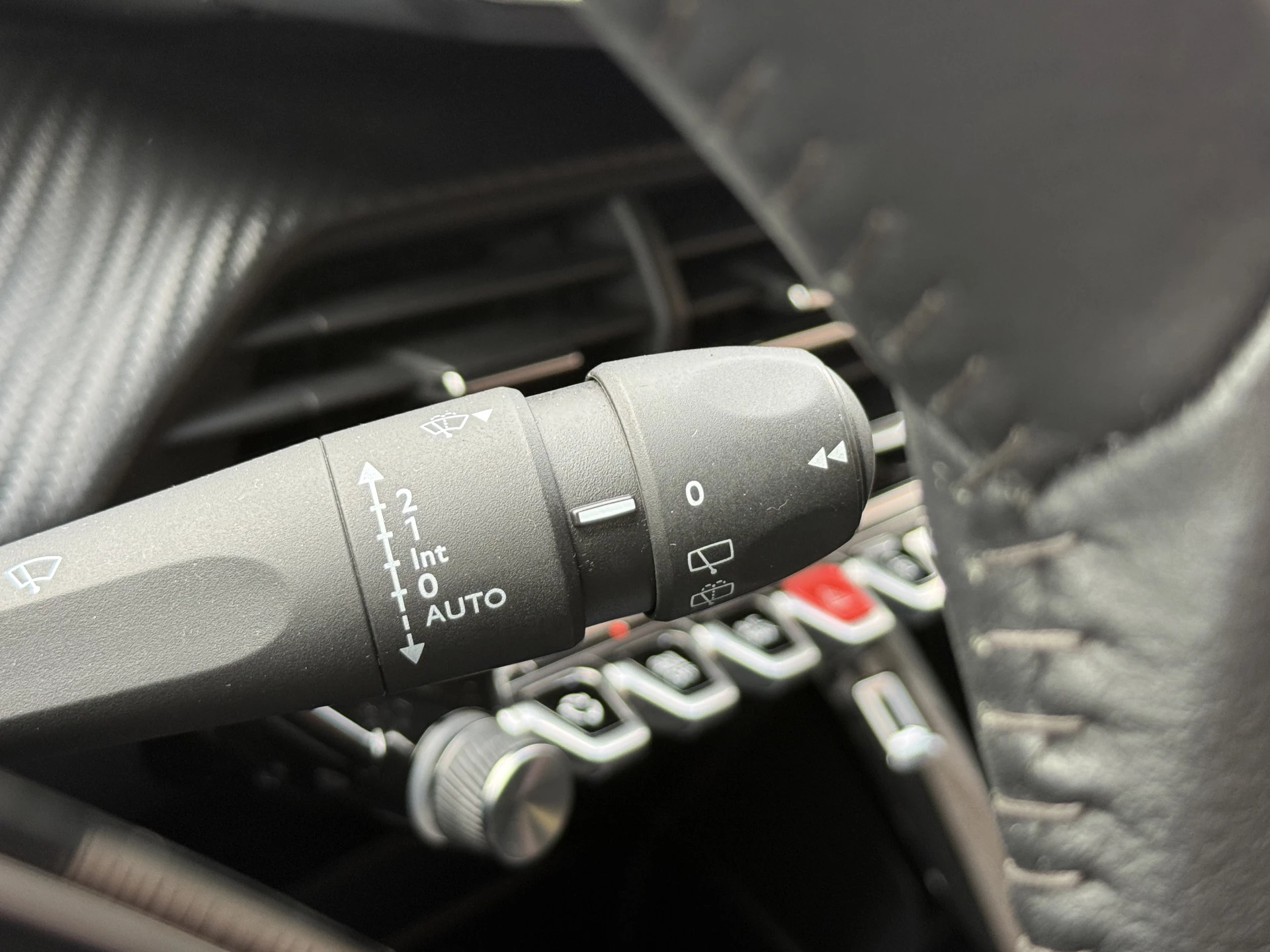 Hoofdafbeelding Peugeot e-2008