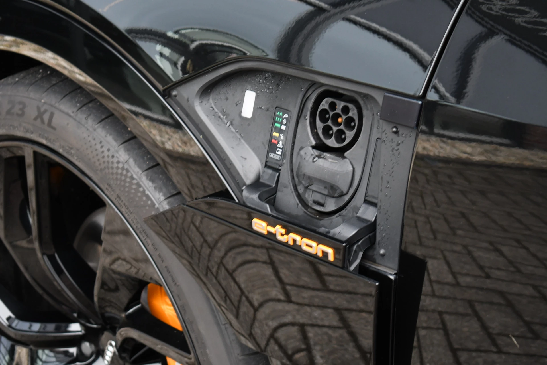 Hoofdafbeelding Audi e-tron