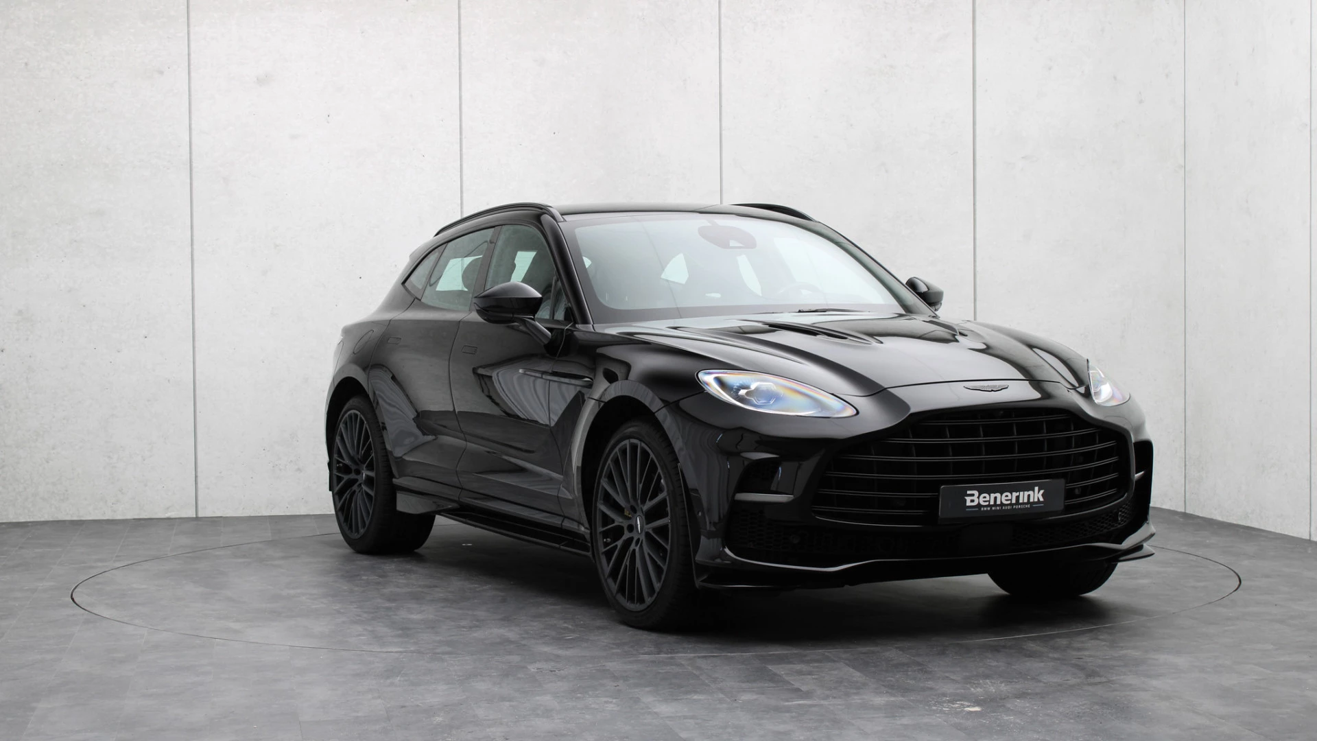 Hoofdafbeelding Aston Martin DBX