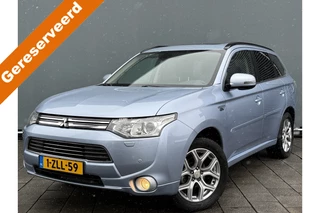 Mitsubishi Outlander BWJ 2015 | 2.0 PHEV 203PK instyle+ | TREKHAAK | SCHUIFDAK | LEER | CAMERA A | PDC 2X | CLIMA | NAVI | 18'' LMV |